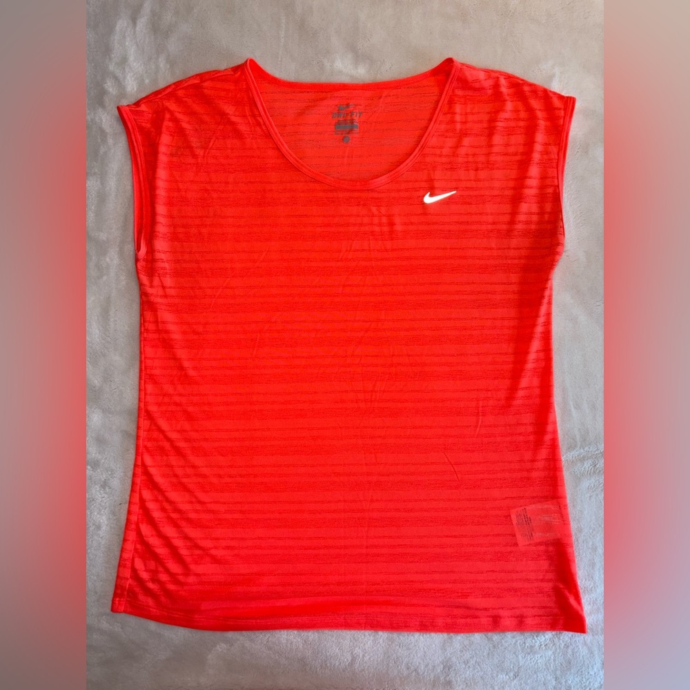 Nike | Medium | Dri Fit Coral Lightweight Running Workout Short Sleeve Tee